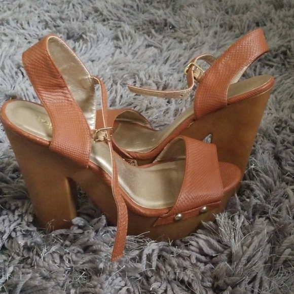 Platform heels - Picture 6 of 6